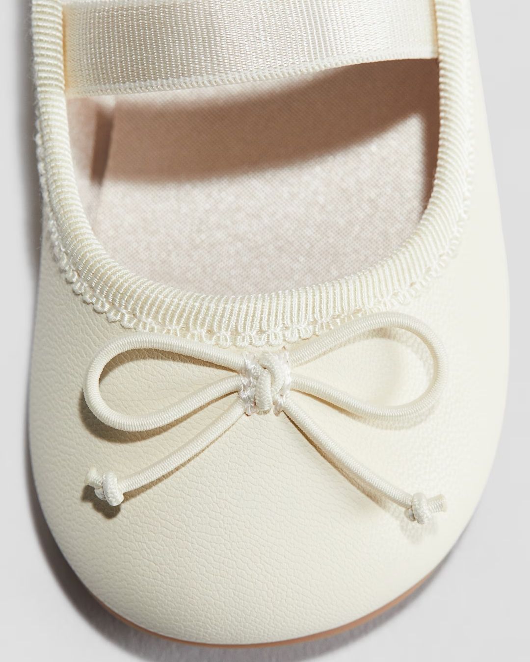ZAPATOS CREMA CHONGO H&M