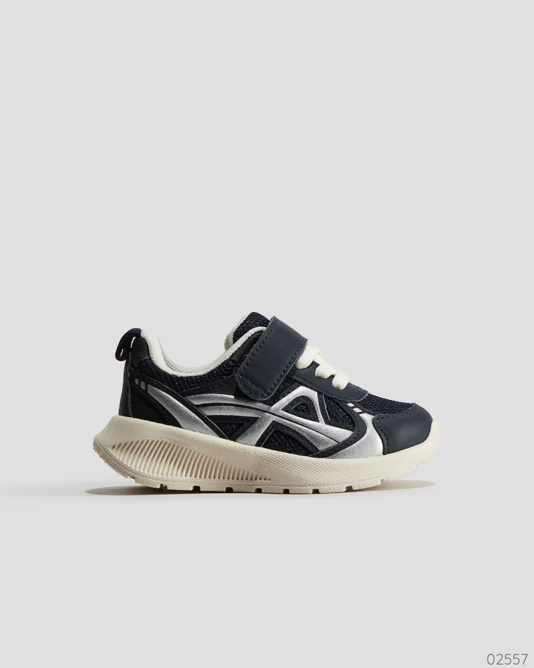 TENIS BLANCO Y NEGRO H&M