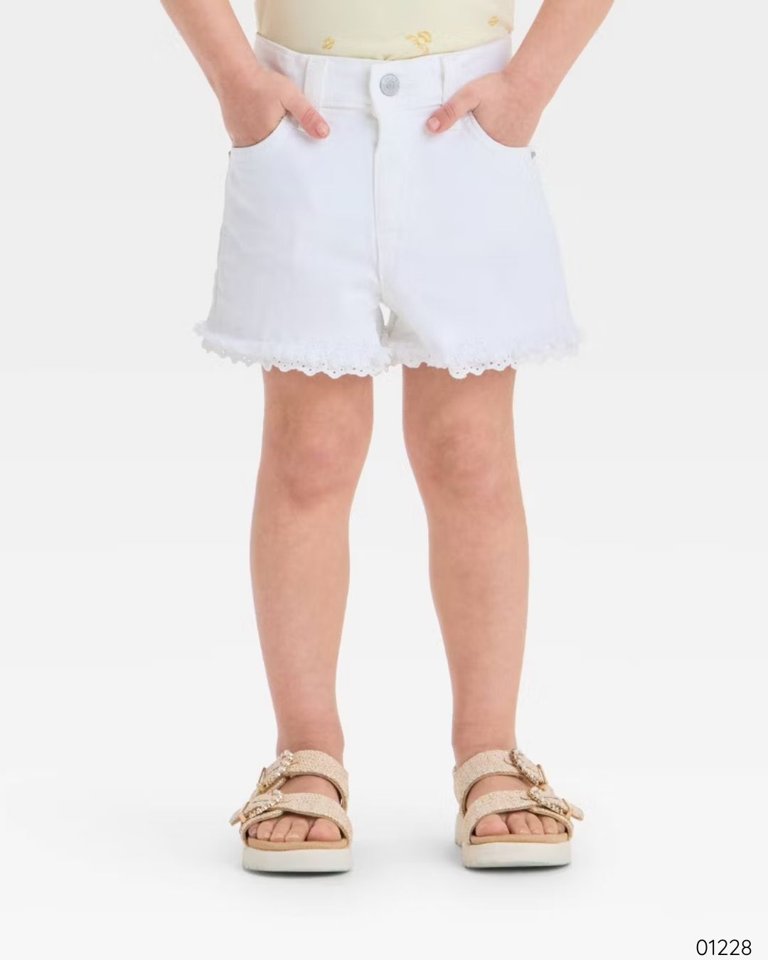 SHORT BLANCO CAT & JACK RUEDO BORDADO