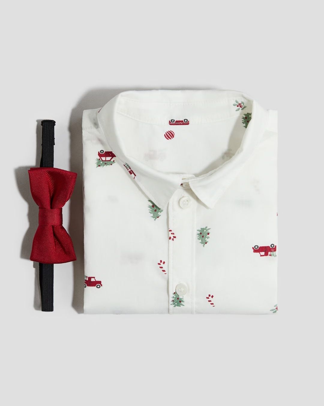 CAMISA BLANCA CARRITOS H&M CORBATIN ROJO