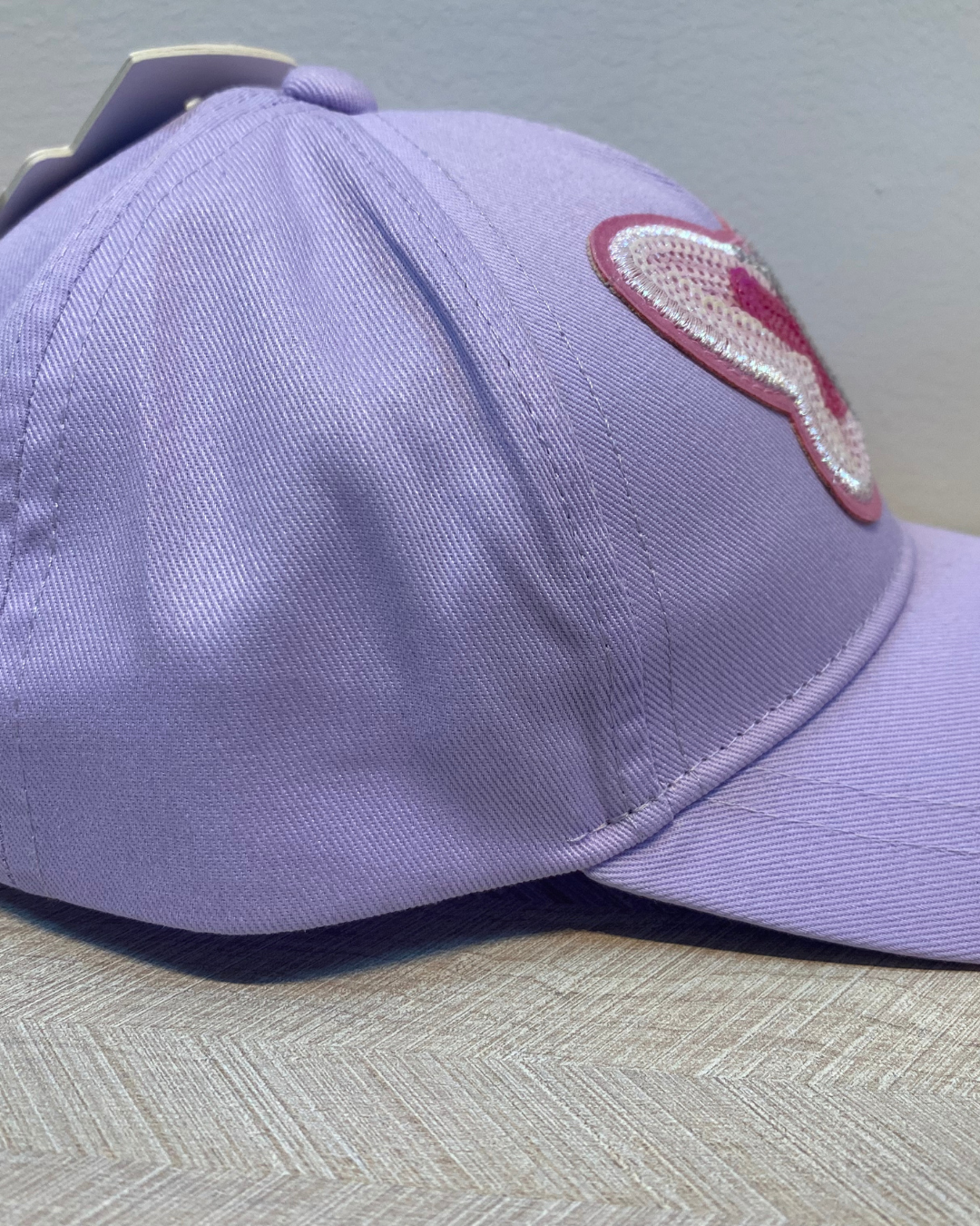 GORRA MORADA MARIPOSA