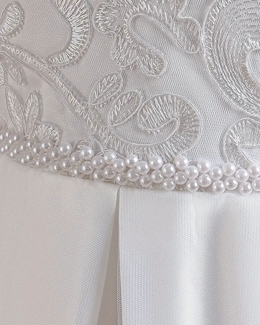 VESTIDO BLANCO CON PERLAS