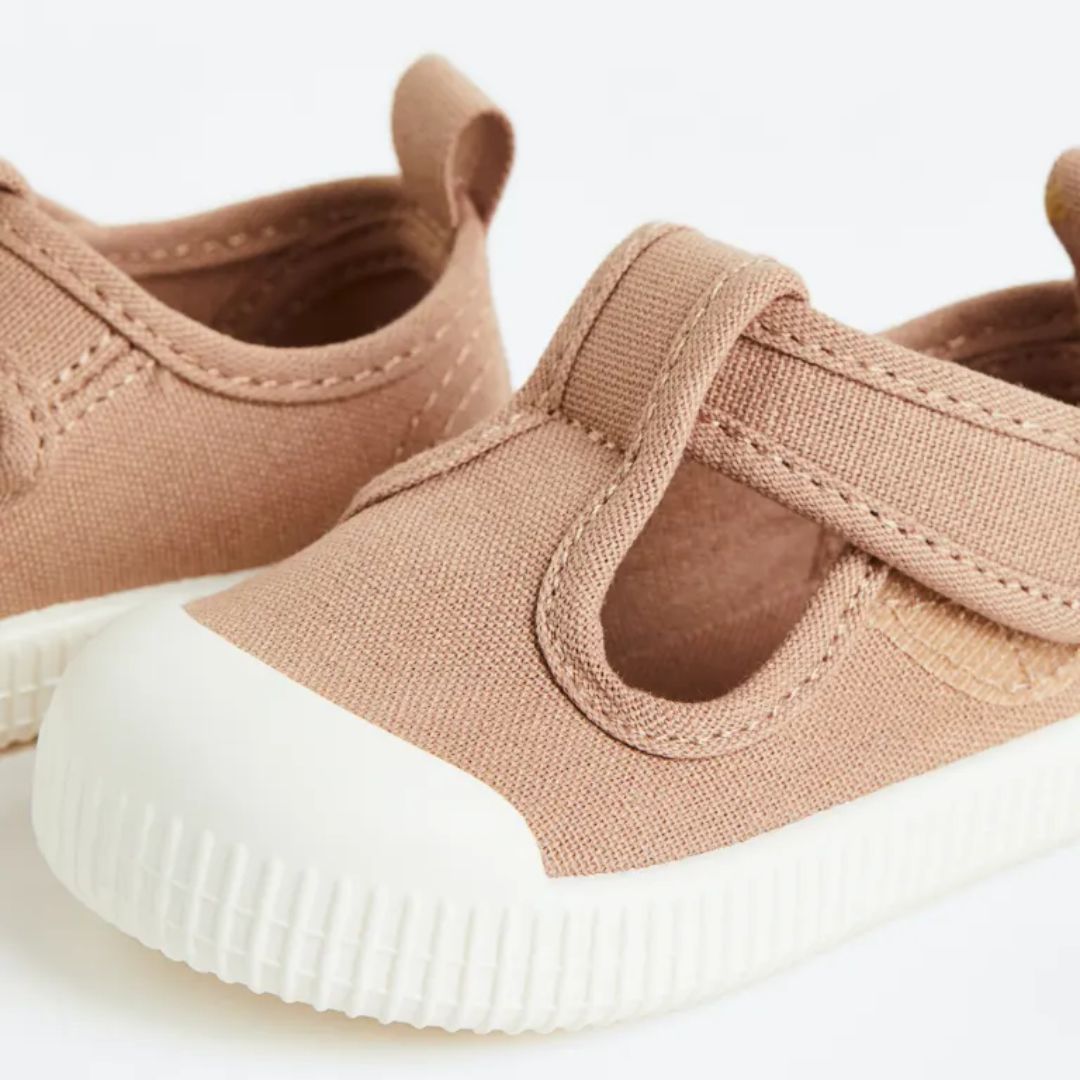 ZAPATOS NIÑA ROSADO Y BLANCO H&M