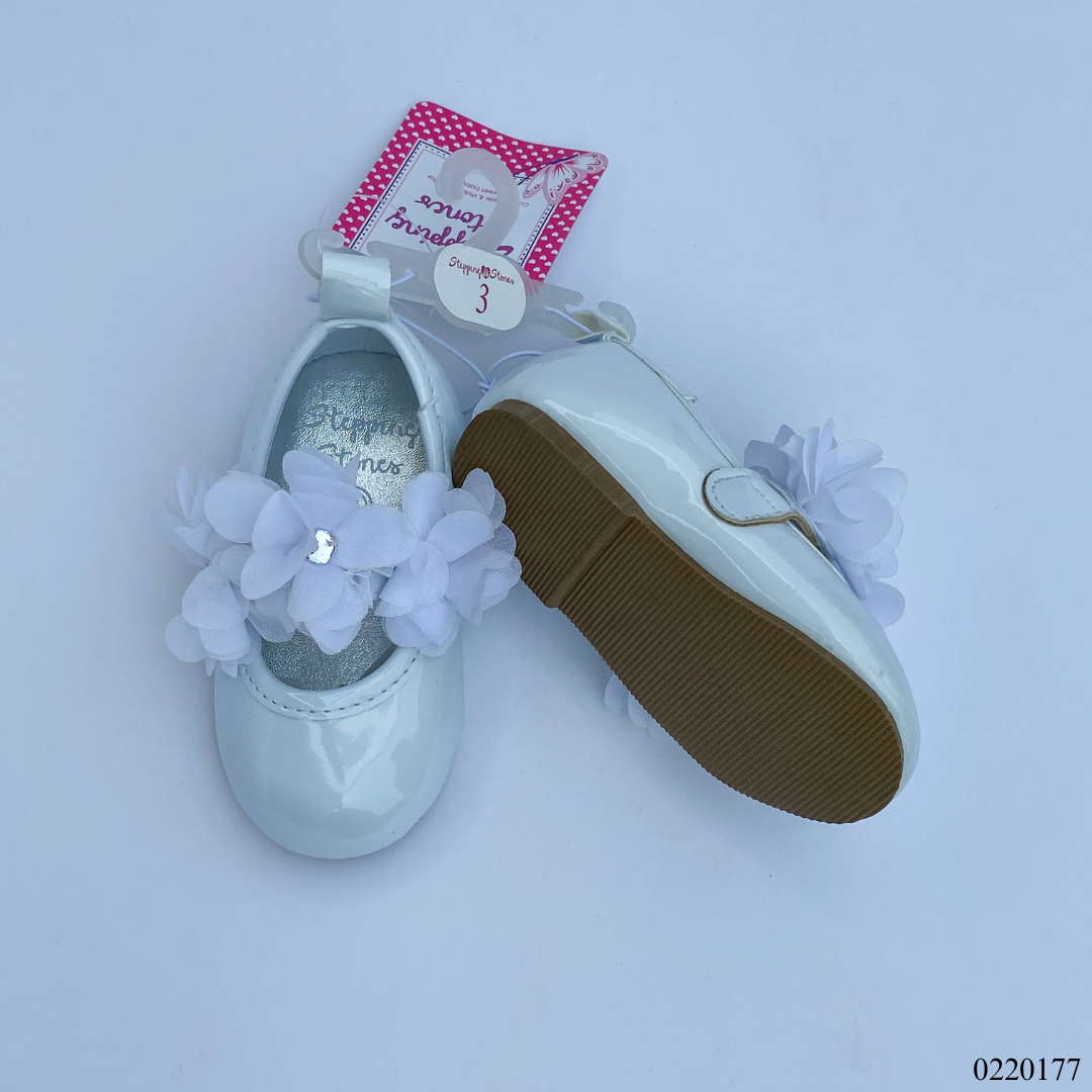 ZAPATOS NIÑA FLORES BLANCO CON SUELA