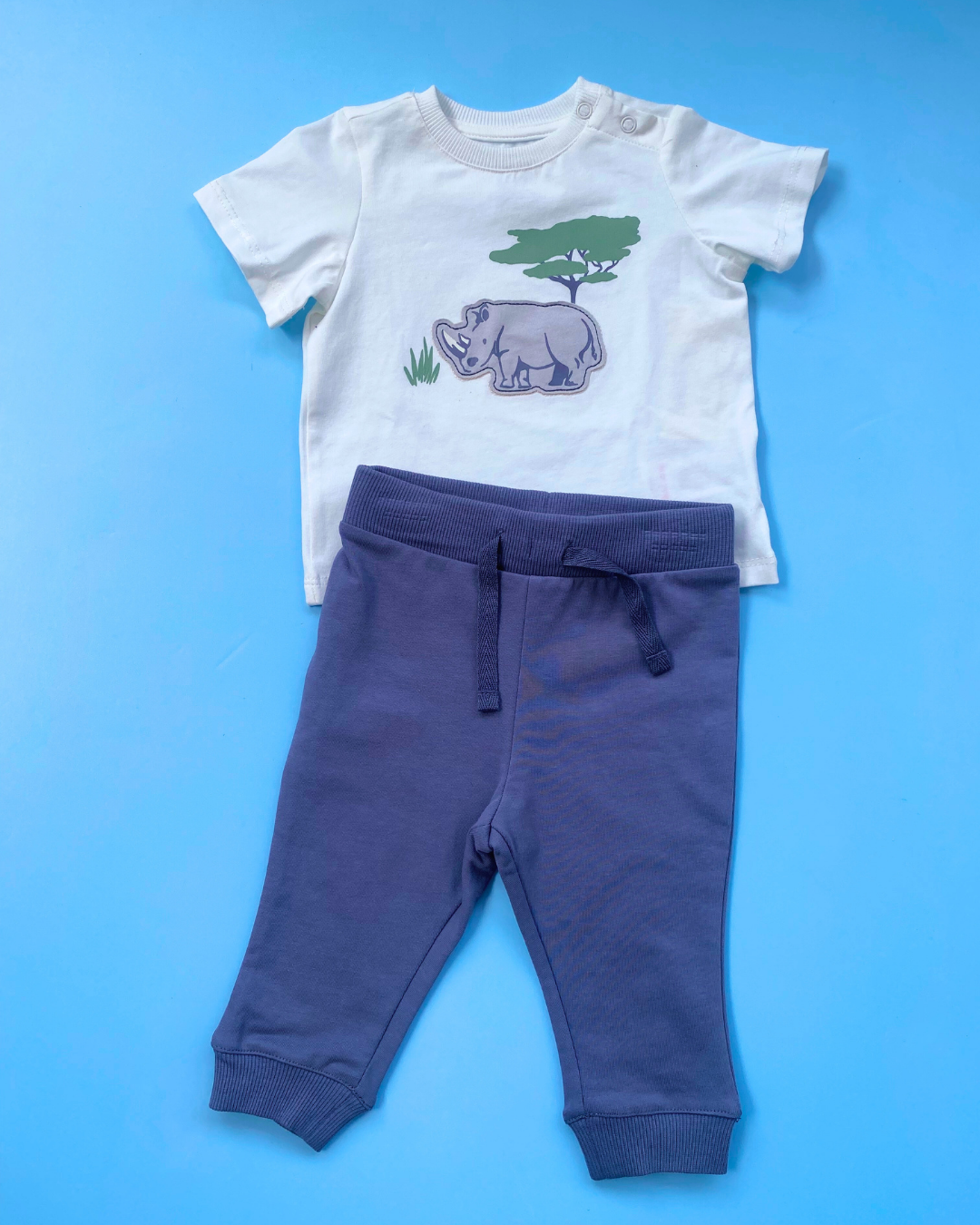 TRAJE 5 PZS RINOCERONTE