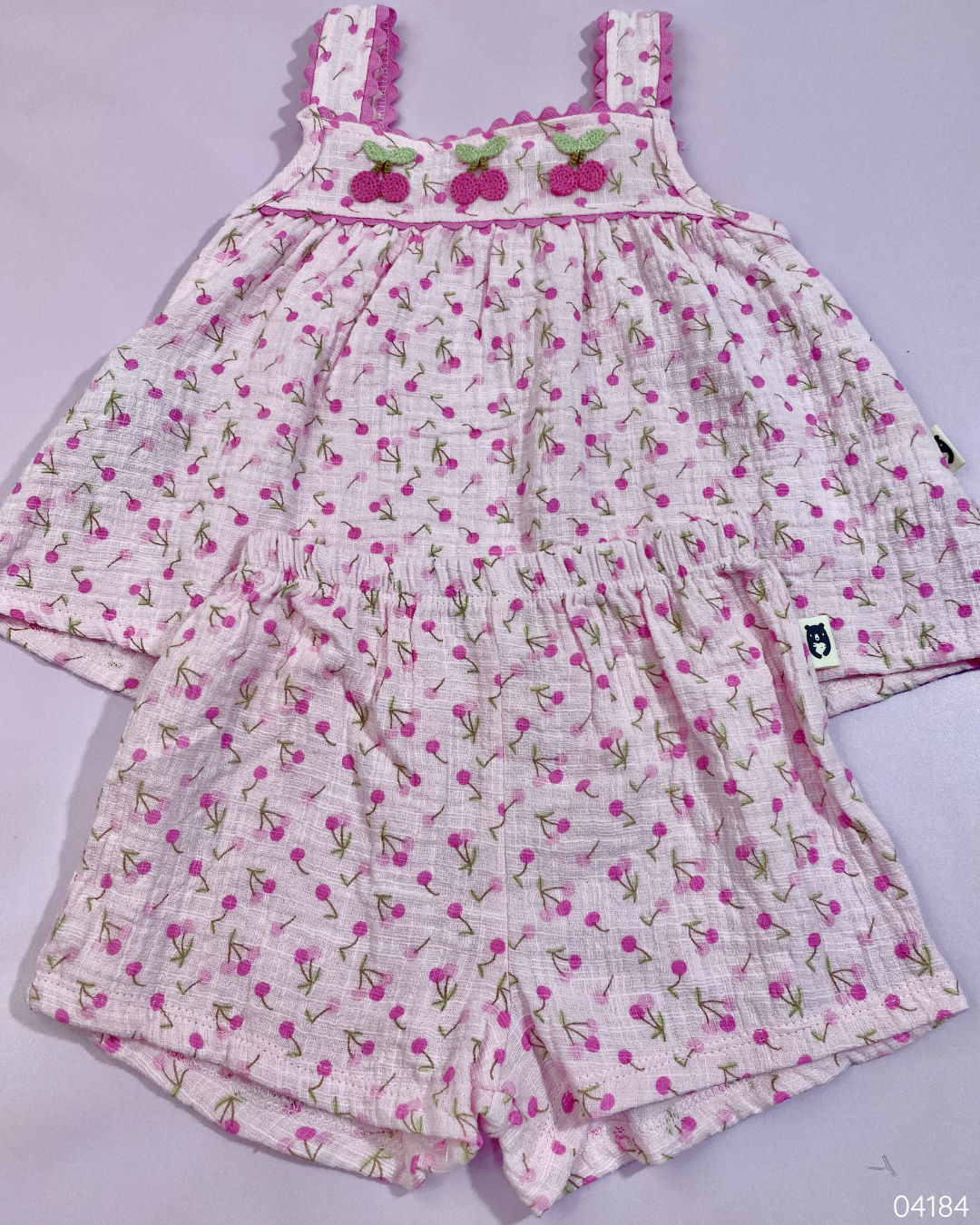TRAJE ROSADO CEREZAS