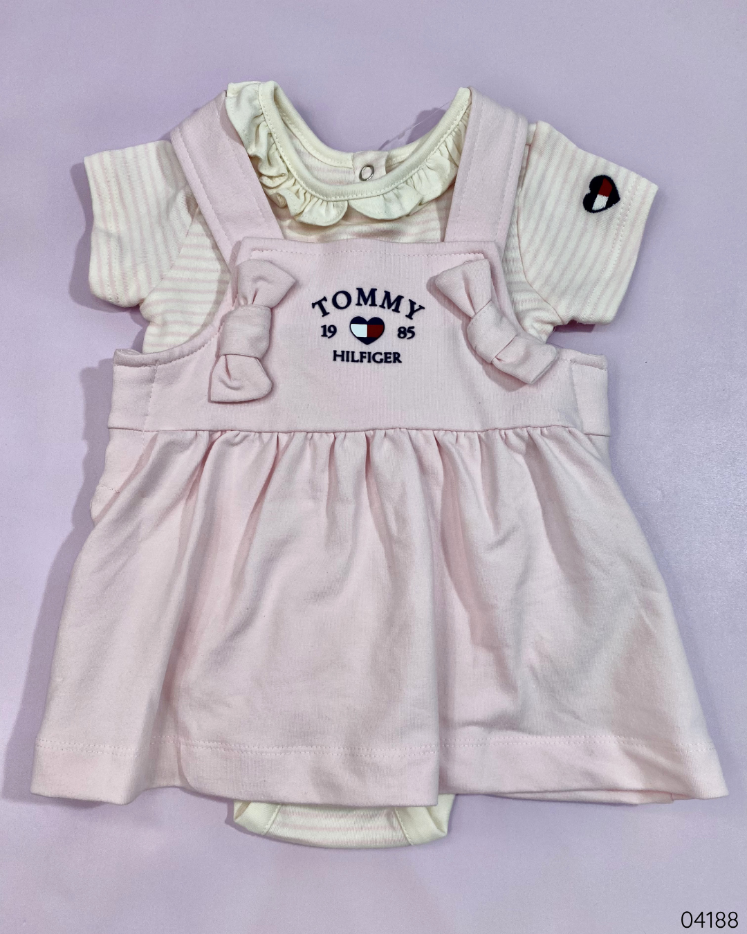 TRAJE ROSADO TOMMY