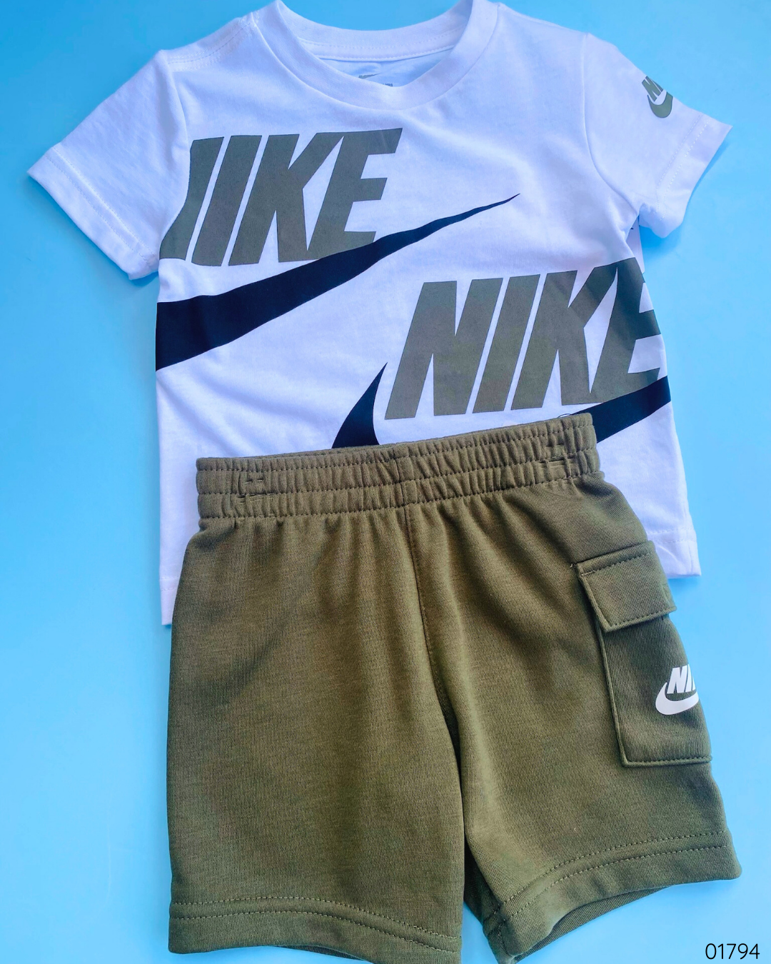 TRAJE 2 PZS NIKE GRIS SHORT VERDE