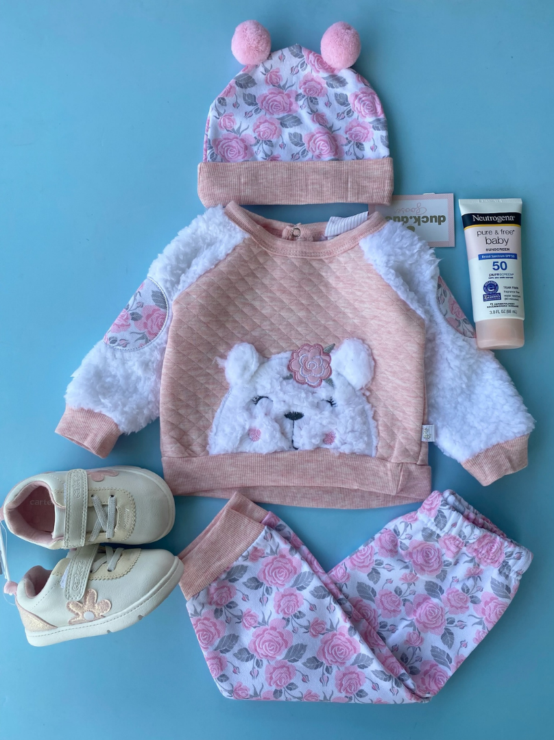 TRAJE SUETER CON GORRO 3PZS OSO Y FLORES ROSADAS