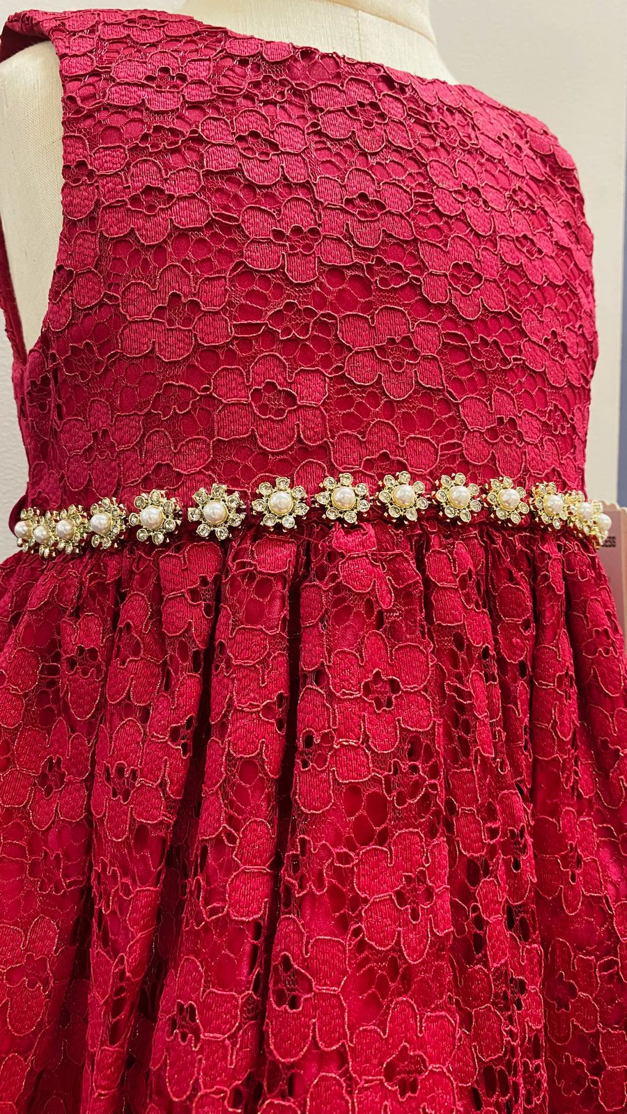 VESTIDO ROJO BLONDA FLORES CINTURA
