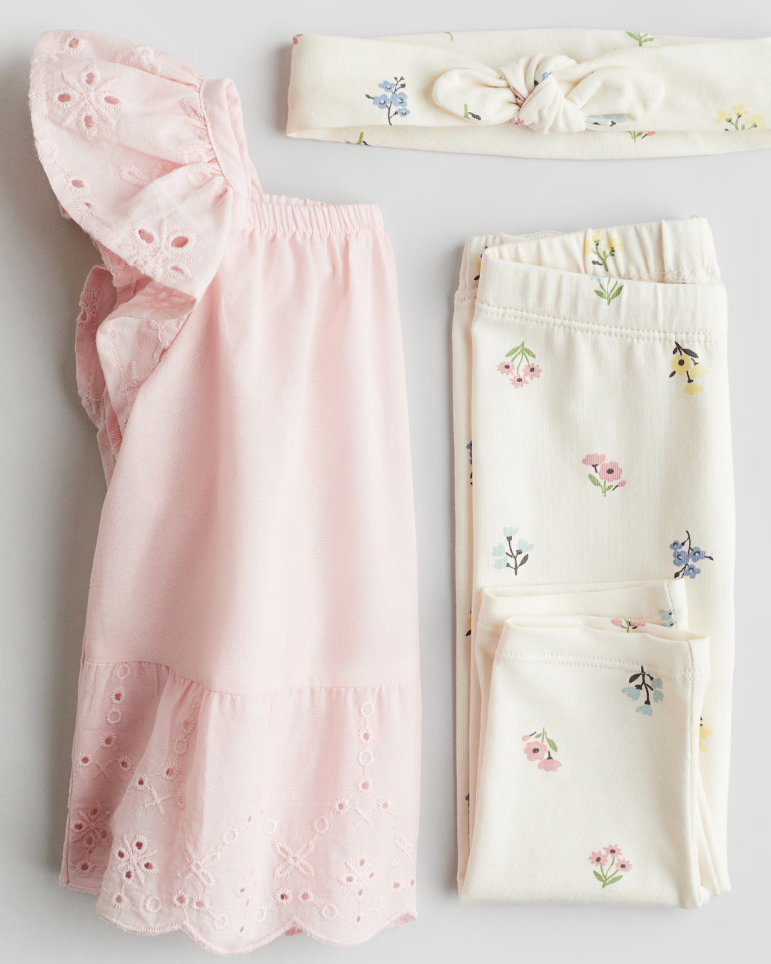 TRAJE ROSADO 3 PZS H&M
