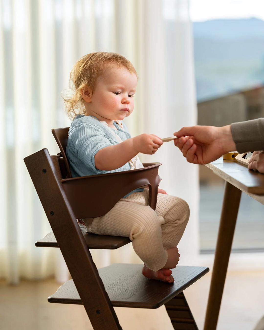 SILLA STOKKE TRIPP TRAPP CAFÉ OSCURO COJIN Y BANDEJA
