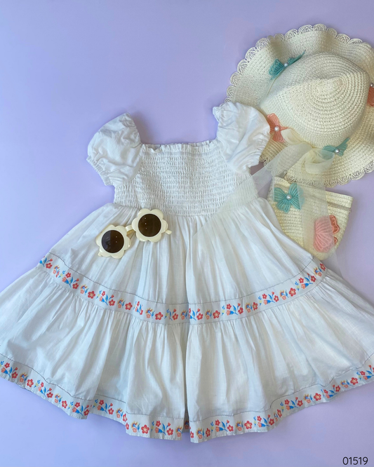 VESTIDO BLANCO BORDE FLORES