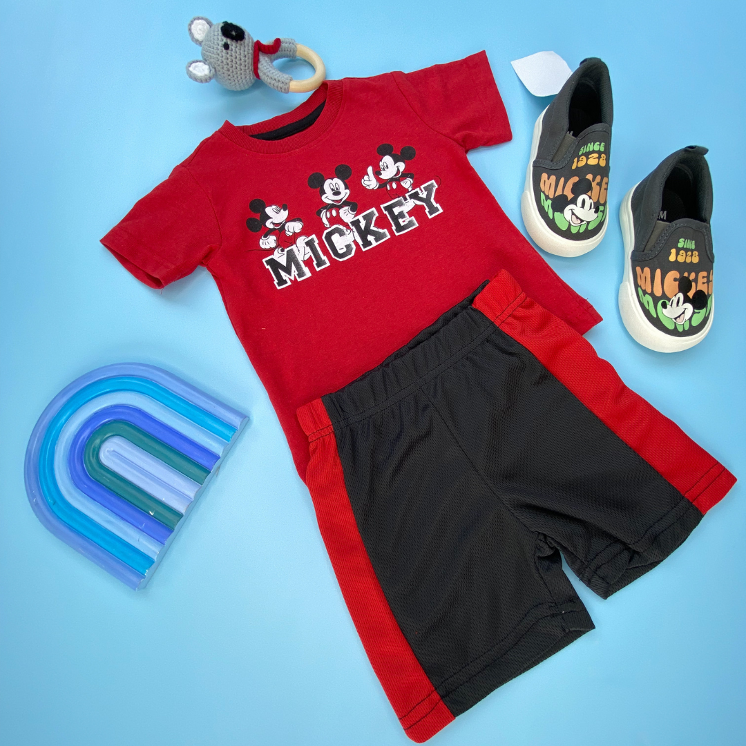 TRAJE NIÑO 2 PIEZAS MICKEY SHORT NEGRO ROJO