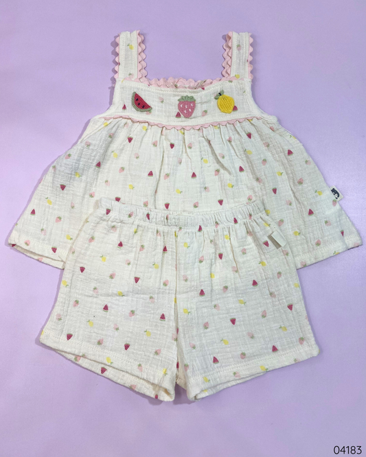 TRAJE BLANCO FRUTAS
