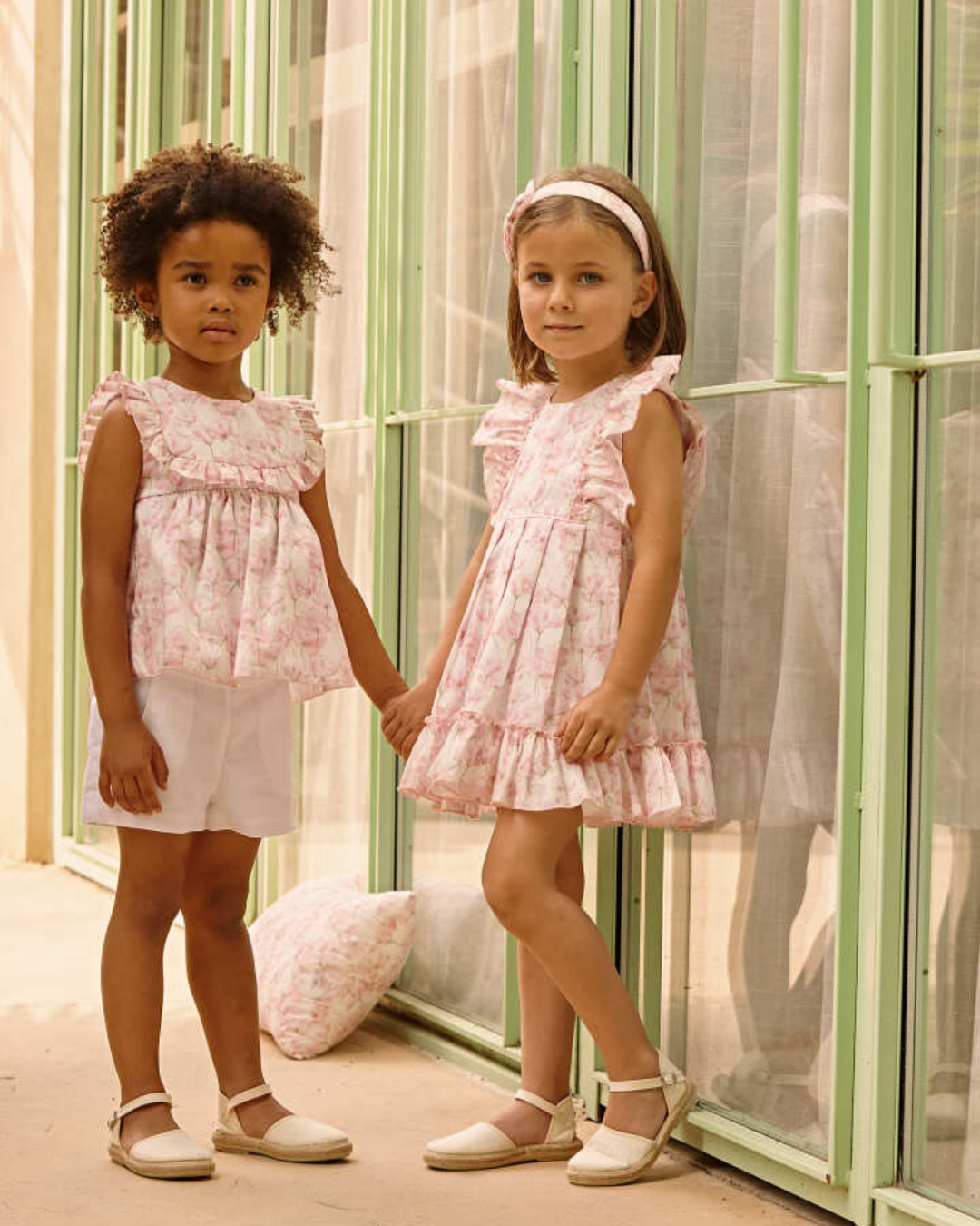 CONJUNTO SHORT CAMISA NIÑA FLORES GRANDES