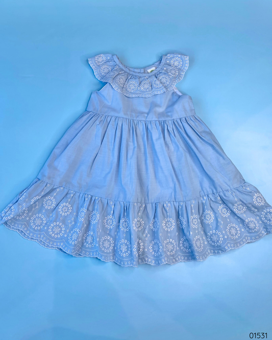 VESTIDO AZUL BORDADO BLANCO