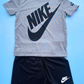 TRAJE 2 PZS NIKE GRIS SHORT NEGRO