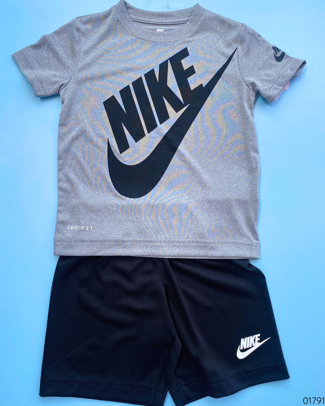 TRAJE 2 PZS NIKE GRIS SHORT NEGRO