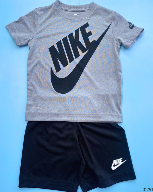 TRAJE 2 PZS NIKE GRIS SHORT NEGRO
