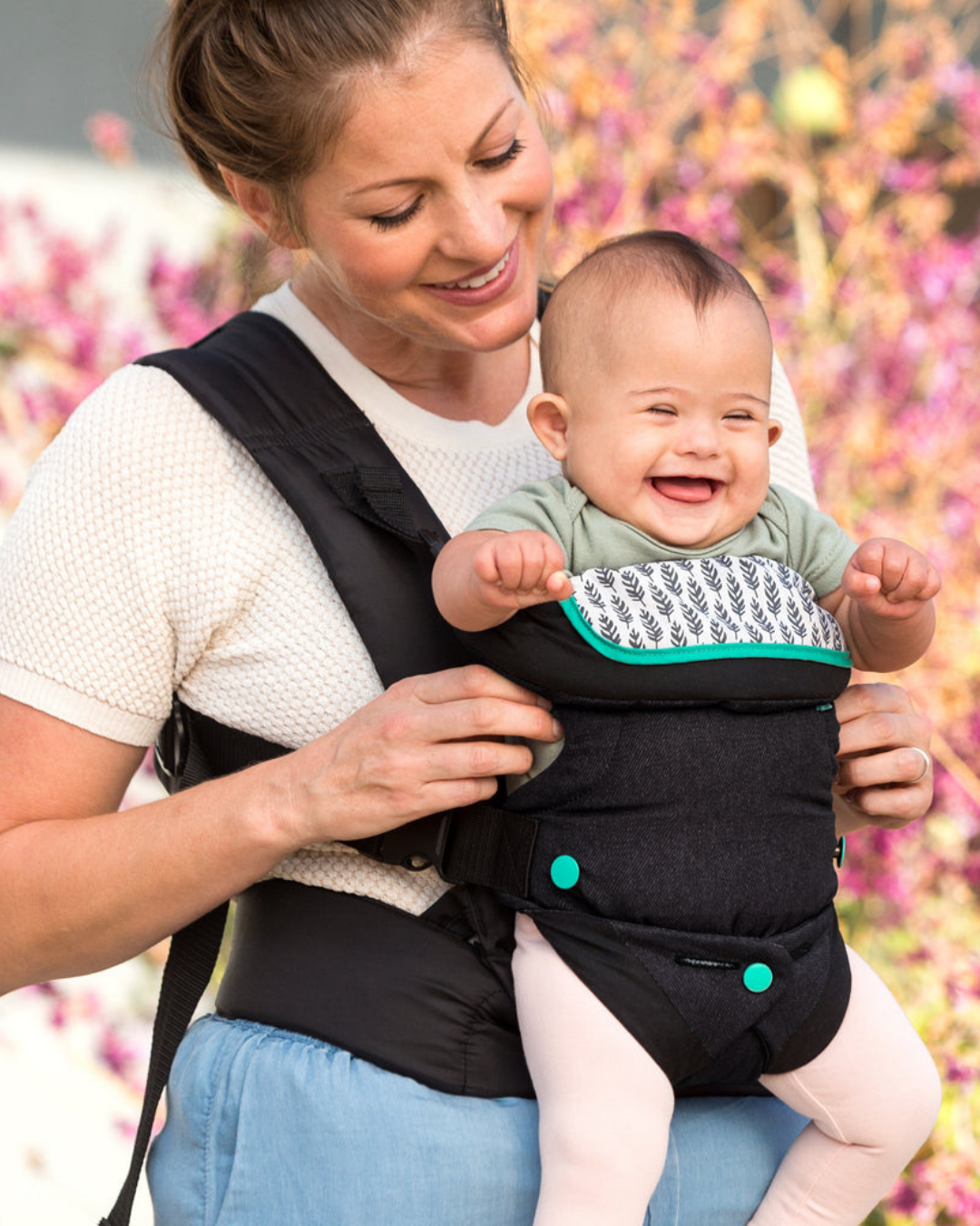 PORTABEBÉ FLIP 4-EN-1 CONVERTIBLE INFANTINO - NEGRO
 8-32 LBS
