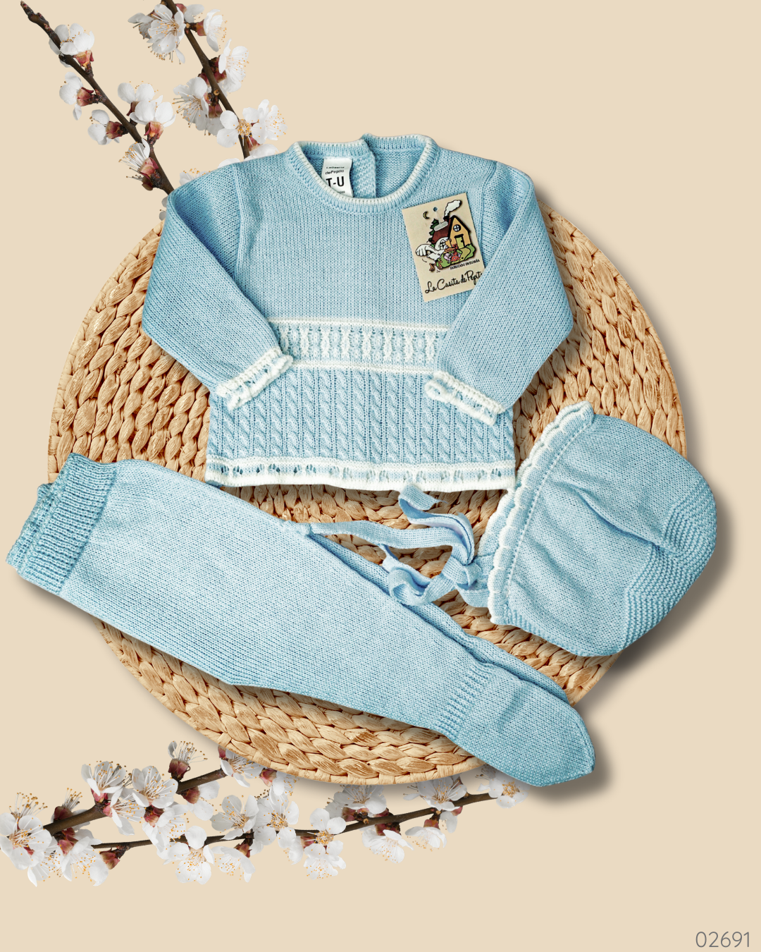 TRAJE TEJIDO AZUL CELESTE Y BLANCO