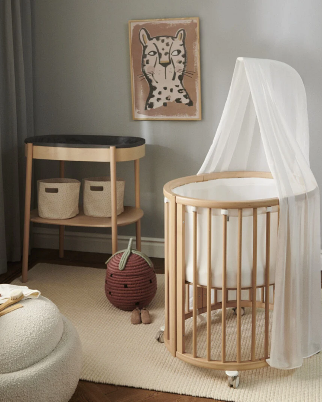 CUNA EVOLUTIVA STOKKE SLEEPI MINI CON COLCHON Y DOSEL NATURAL