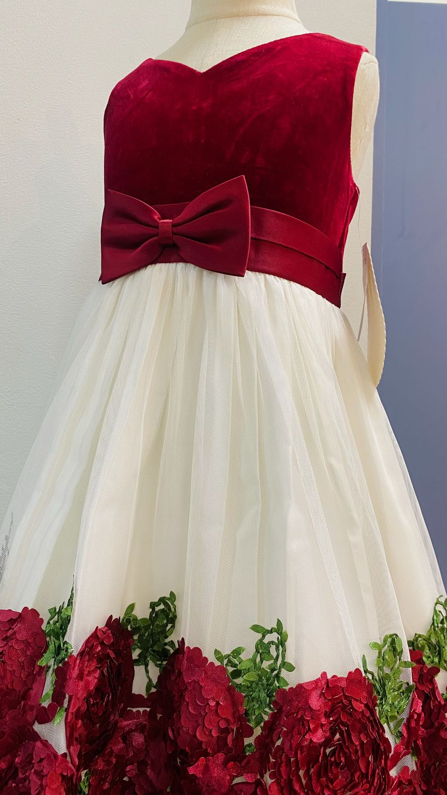 VESTIDO BLANCO ROJO FLORES ABAJO