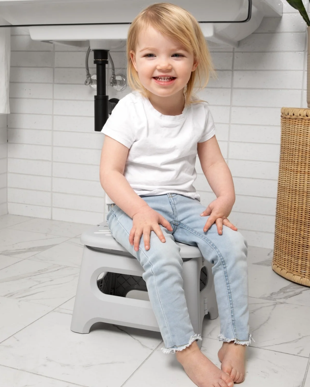 BANQUITO PLEGABLE GRIS 8.6¨