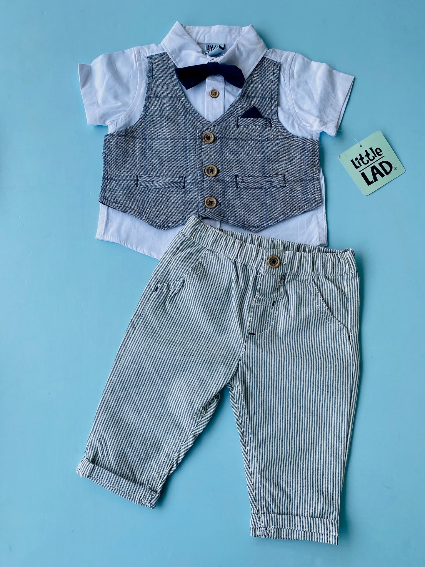 TRAJE DE BEBE NIÑO 3 PIEZAS PANTALON CAMISA BLANCA CON CHALECO INTEGRADO Y CORBATIN