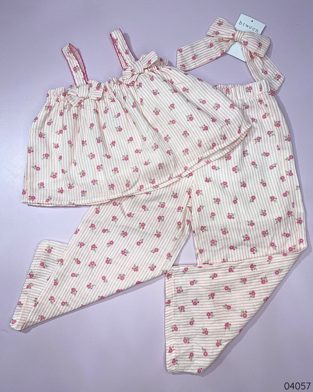 TRAJE ROSADO FLORES